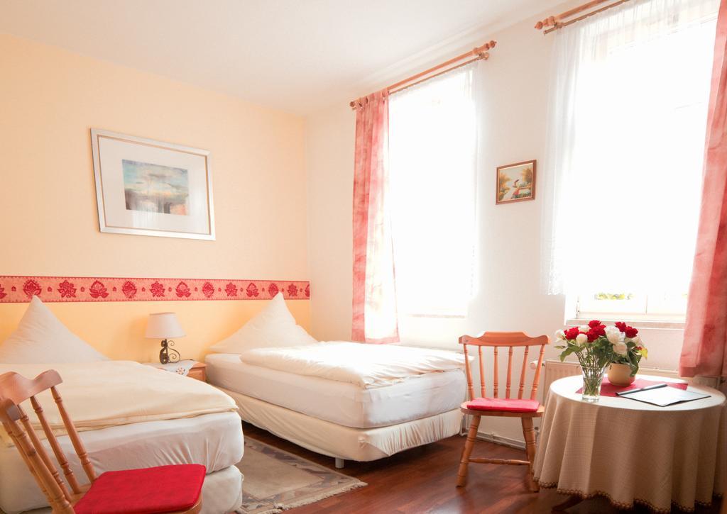 Pension Am Alten Markt Галль Номер фото