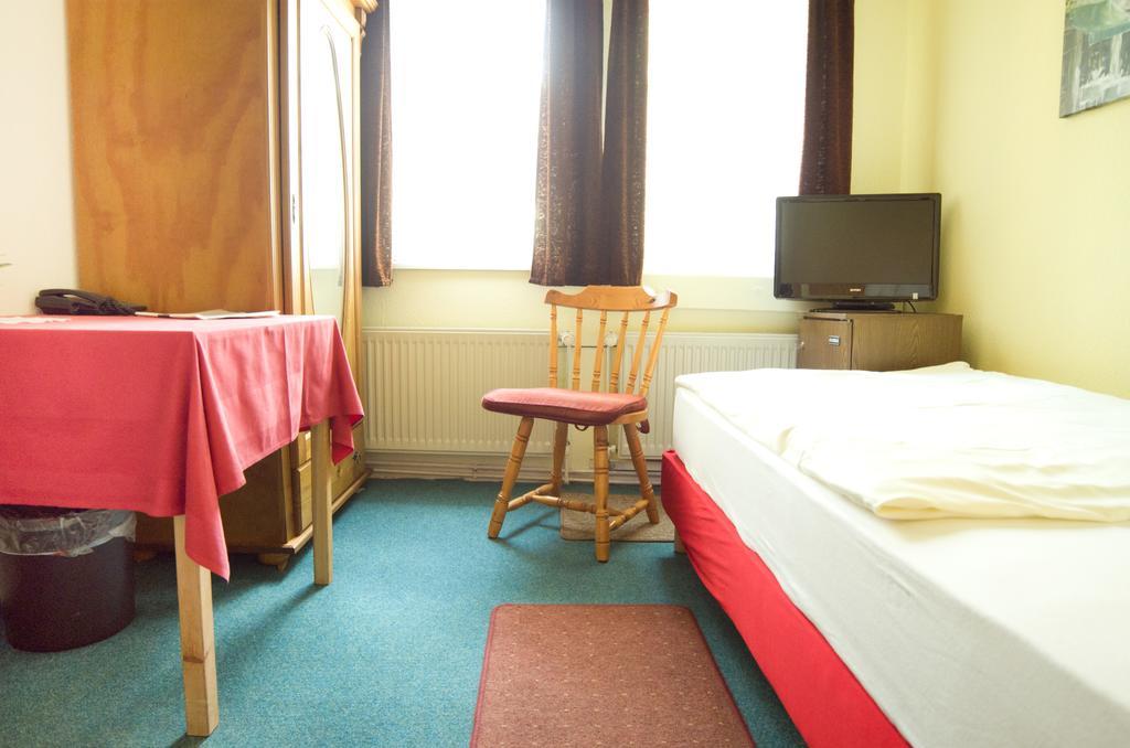 Pension Am Alten Markt Галль Номер фото